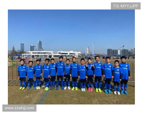 与足球明星亲密接触的瞬间记录我的难忘合影经历